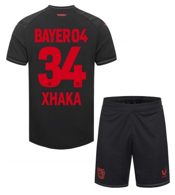 Bayer Leverkusen Granit Xhaka #34 Hjemmebanesæt Børn 2023-24 Kort ærmer (+ korte bukser)